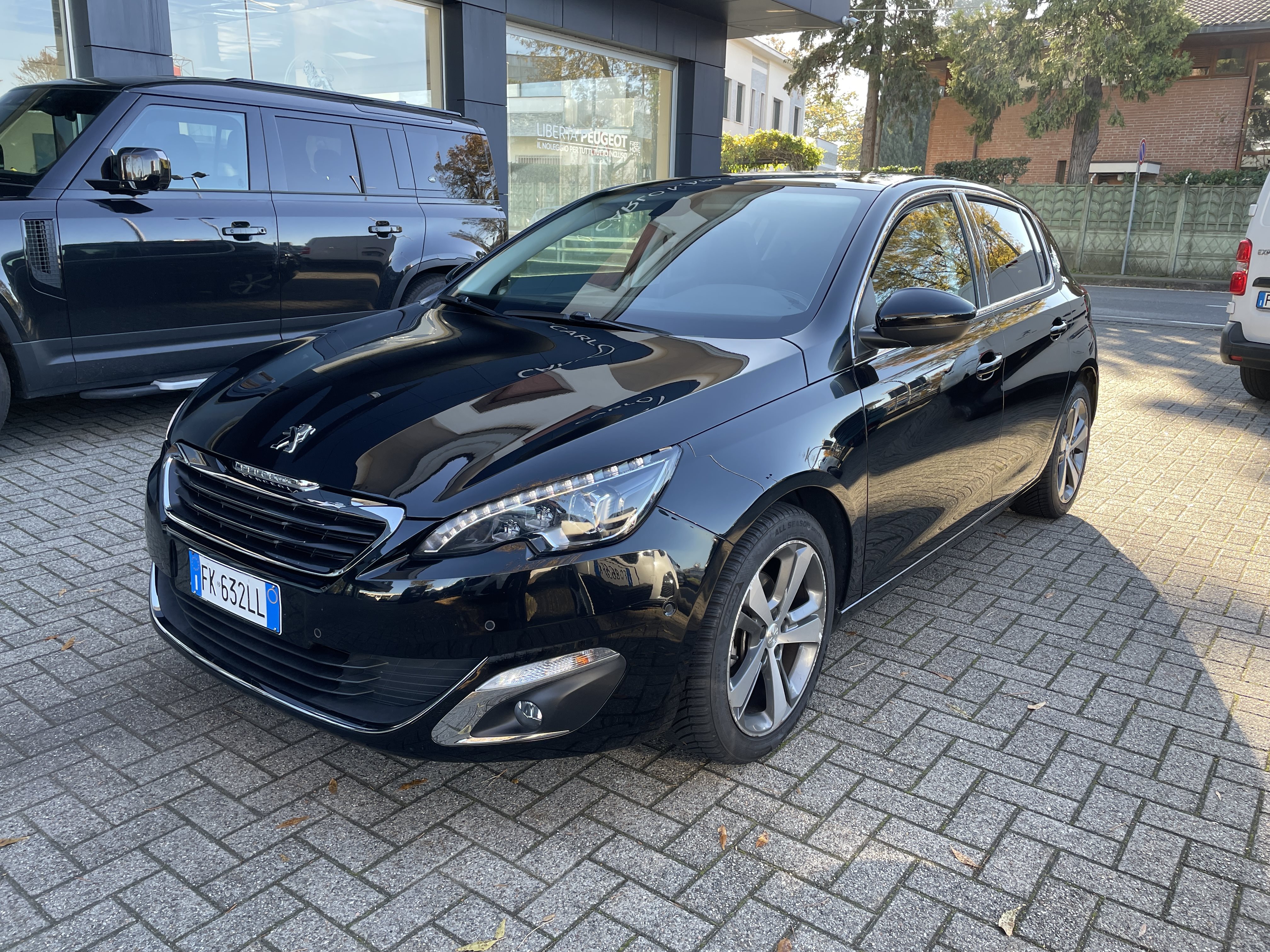 PEUGEOT 308